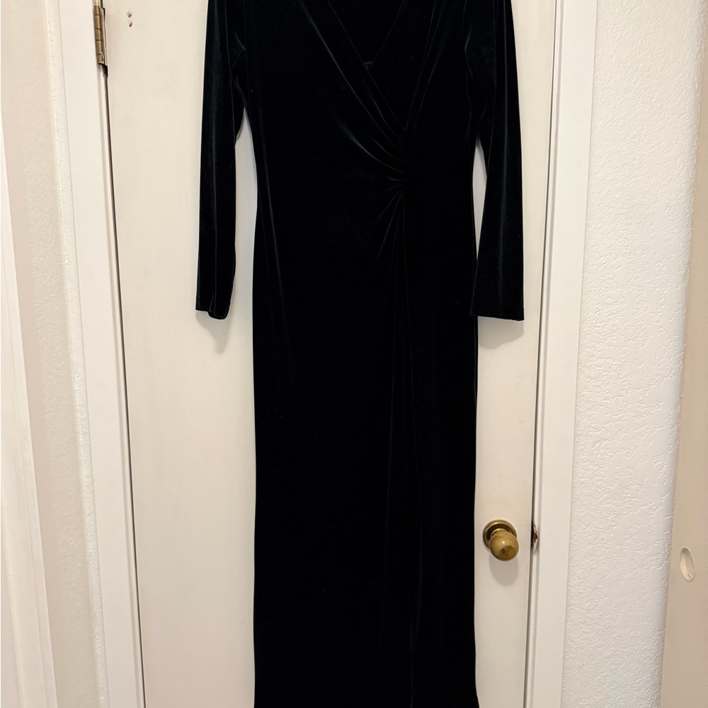 Hillard & Hanson Classic Black Long Sleeve Dress
